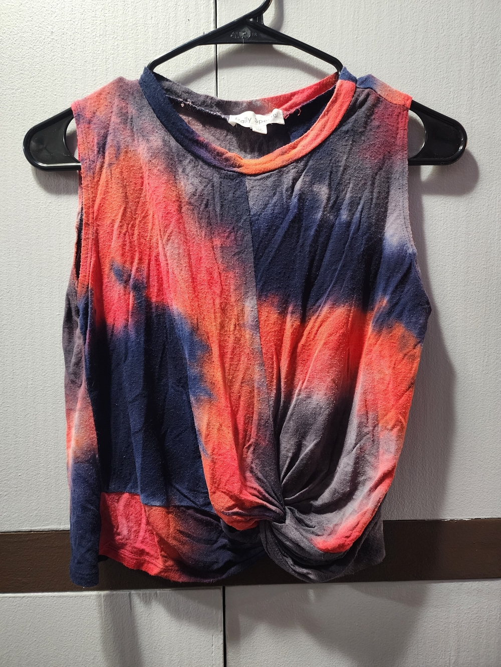 Sleeveless Twist-Front Tank Top in Navy & Coral Tie-Dye